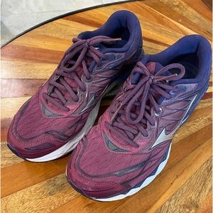 Mizuno woman shoes